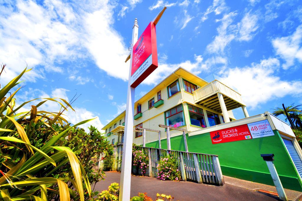 Ducks & Drakes Boutique Motel & Backpackers New Plymouth Exteriör bild