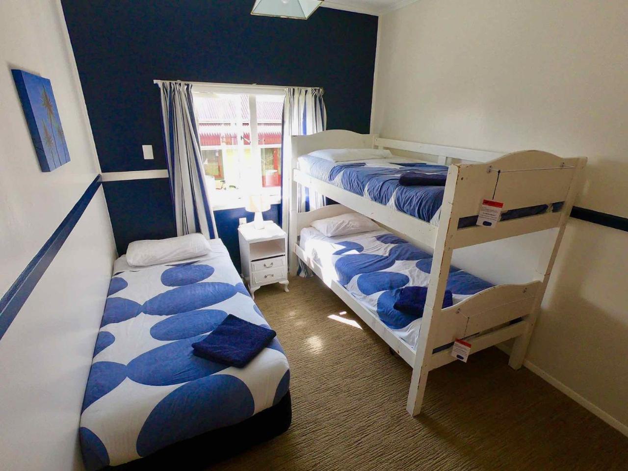 Ducks & Drakes Boutique Motel & Backpackers New Plymouth Exteriör bild